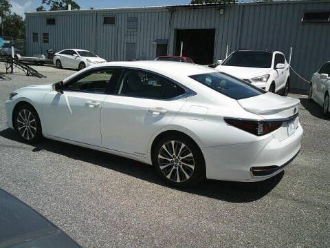2021 Lexus ES 300h