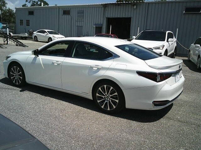 2021 Lexus ES 300h