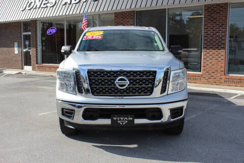 2017 Nissan Titan SV