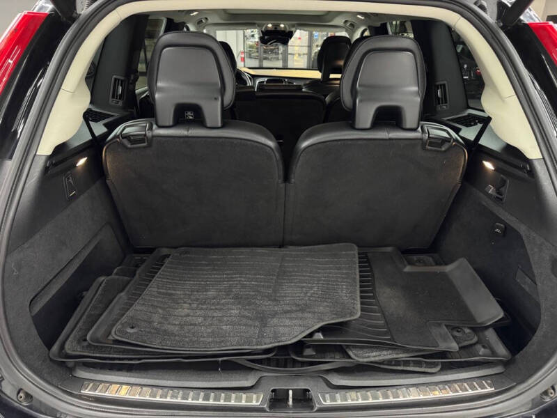 2018 Volvo XC90 T6 Momentum