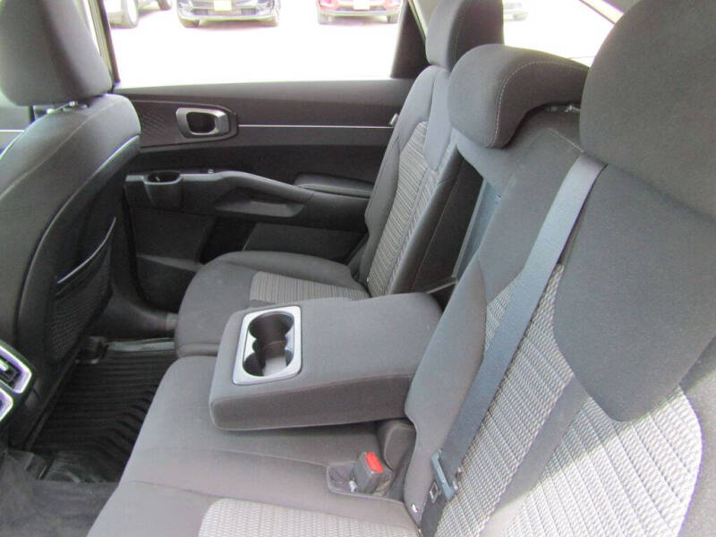 2025 Kia Sorento LX