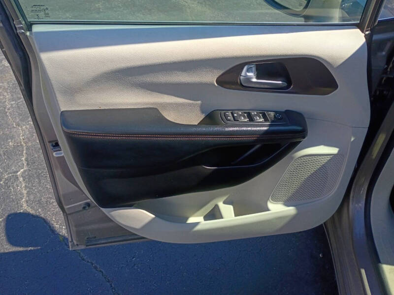2017 Chrysler Pacifica Touring Plus