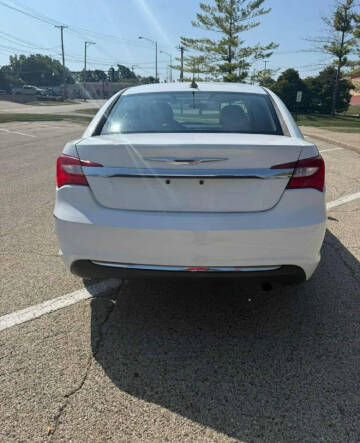 2013 Chrysler 200 LX