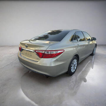 2017 Toyota Camry LE