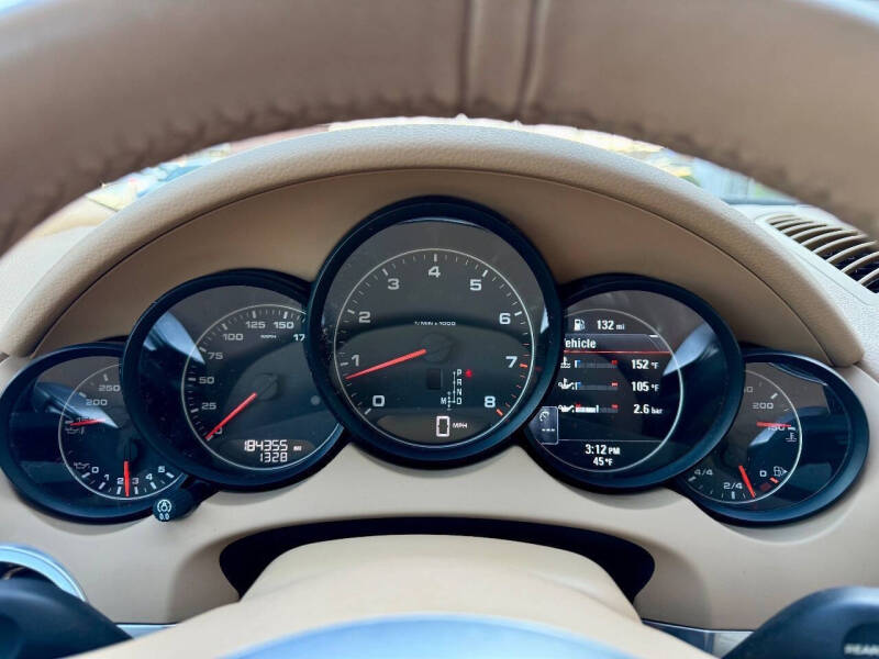 2014 Porsche Cayenne Platinum