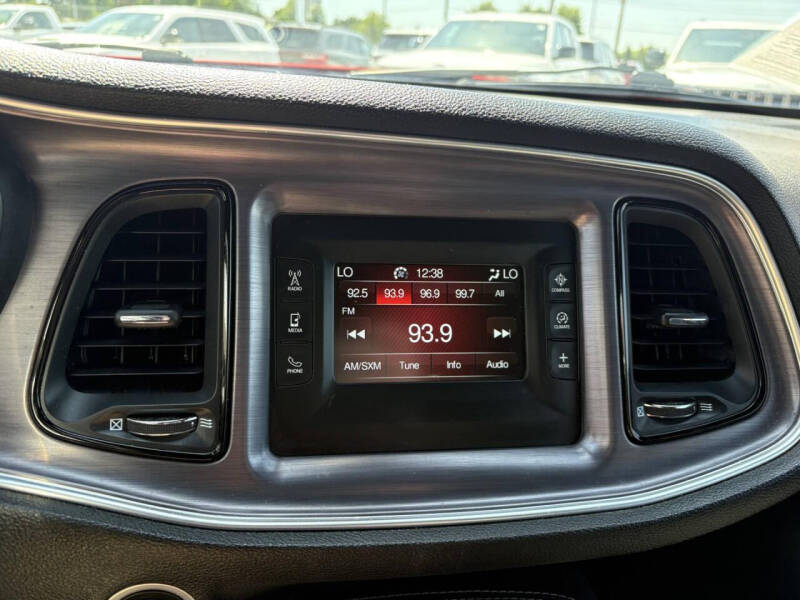 2017 Dodge Challenger SXT