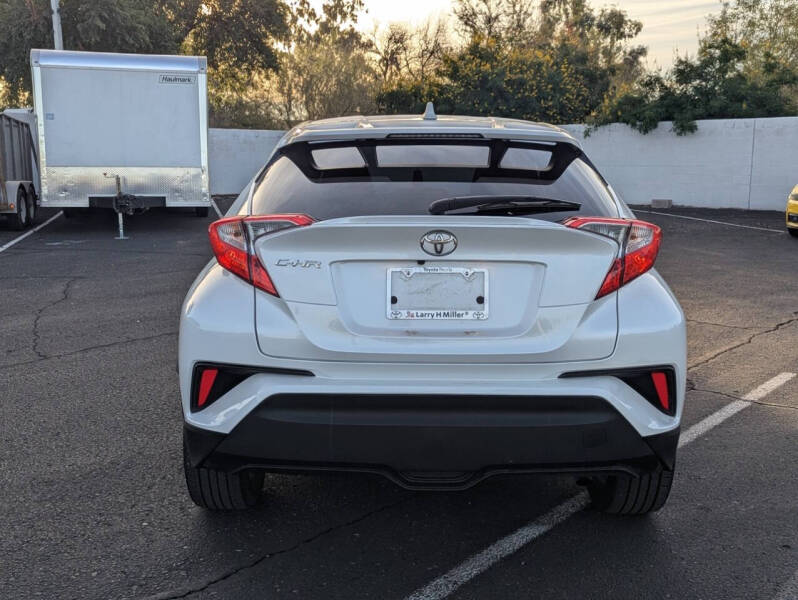 2022 Toyota C-HR XLE