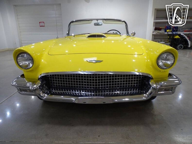 1957 Ford Thunderbird