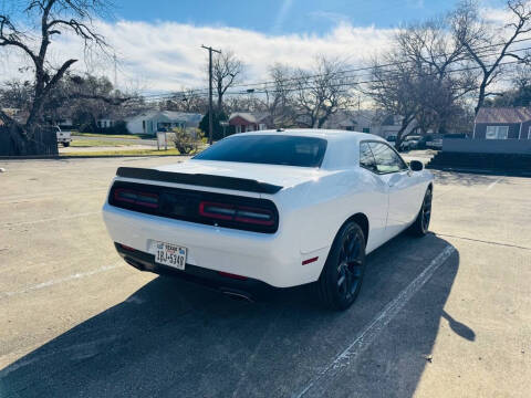 2021 Dodge Challenger SXT