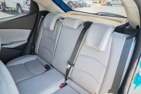 2020 Toyota Yaris Hatchback XLE