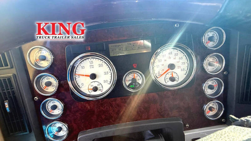 2022 Freightliner Coronado 122 SD