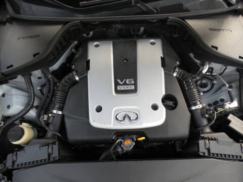 2017 Infiniti Q70 3.7