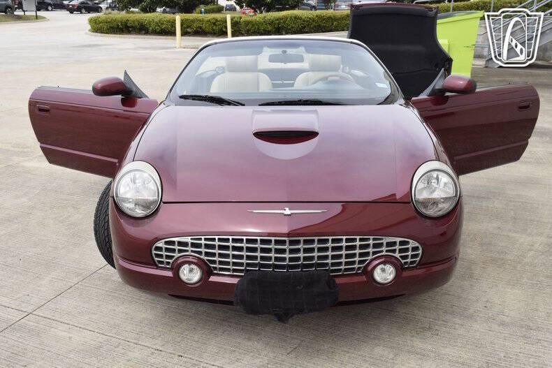 2004 Ford Thunderbird Deluxe