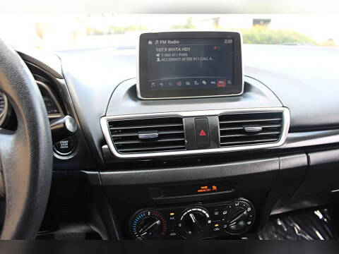 2015 Mazda MAZDA3 i Sport