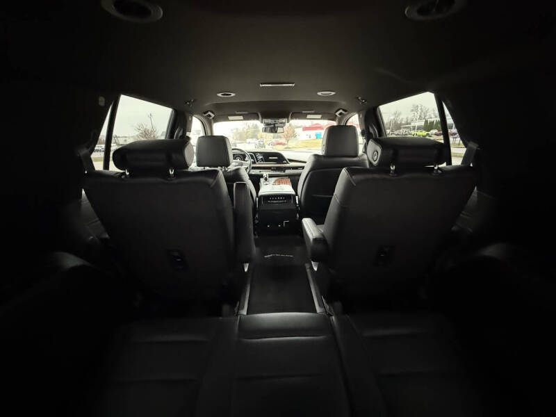 2022 Cadillac Escalade Luxury