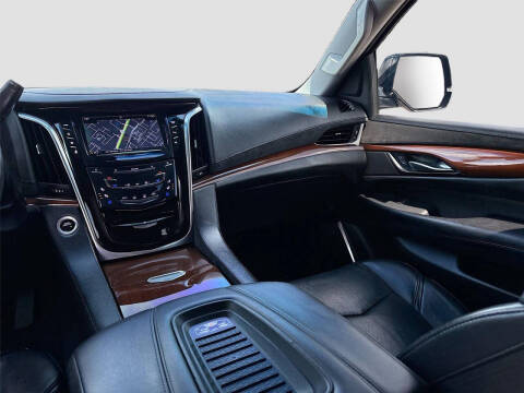 2018 Cadillac Escalade Standard