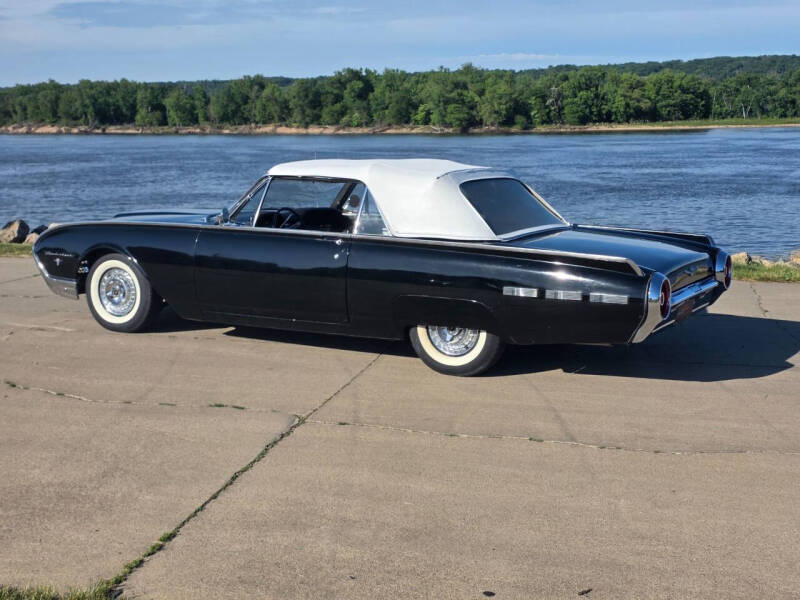 1962 Ford Thunderbird