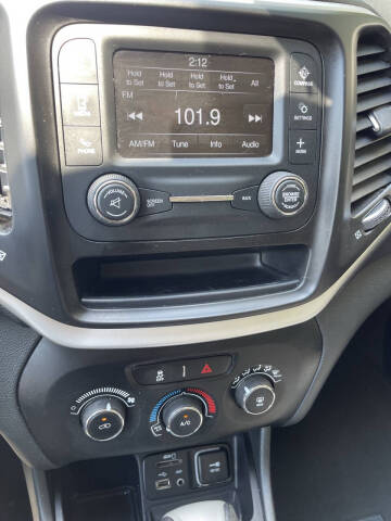 2015 Jeep Cherokee Sport