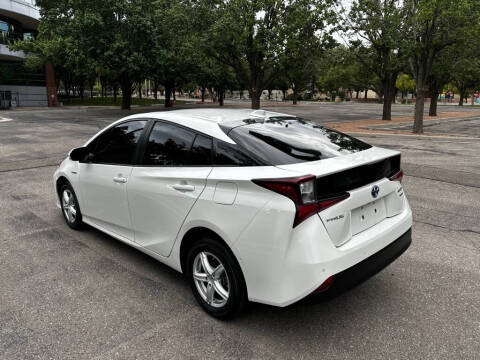 2019 Toyota Prius L Eco