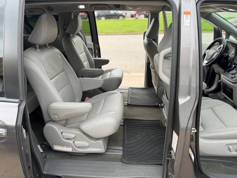 2018 Toyota Sienna XLE 7-Passenger