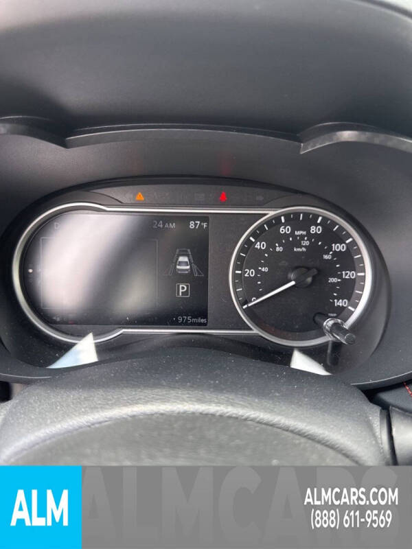 2024 Nissan Versa SR