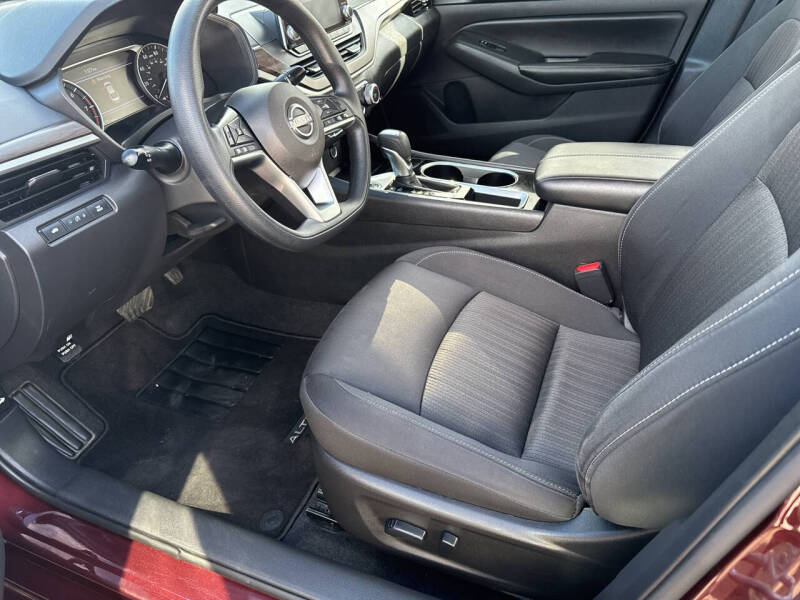 2024 Nissan Altima 2.5 SV