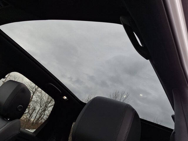 2025 Land Rover Discovery Sport P250 Dynamic SE