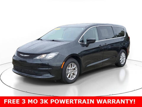 2022 Chrysler Voyager LX