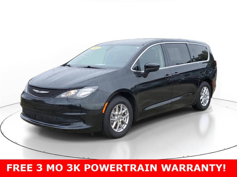 2022 Chrysler Voyager LX