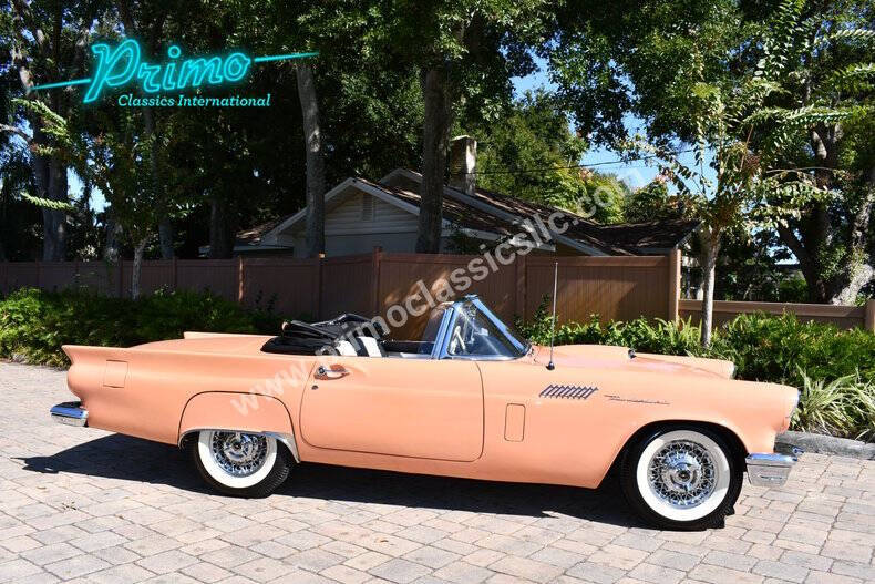 1957 Ford Thunderbird