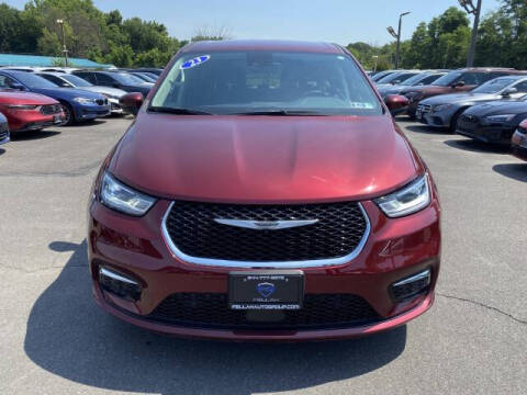 2023 Chrysler Pacifica Plug-In Hybrid Touring L