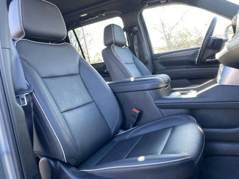 2023 GMC Yukon XL SLT