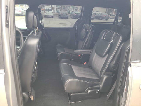 2014 Chrysler Town and Country S