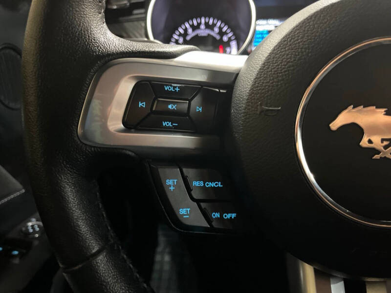 2022 Ford Mustang EcoBoost