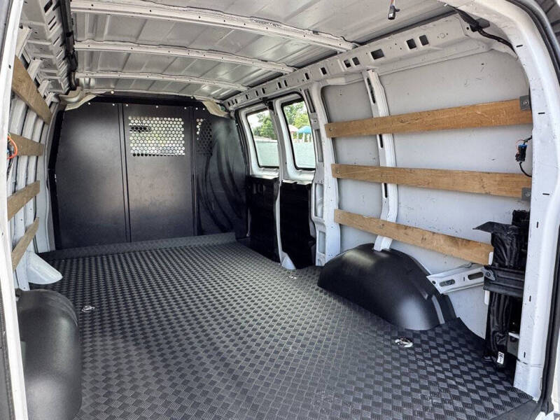 2023 Chevrolet Express 2500