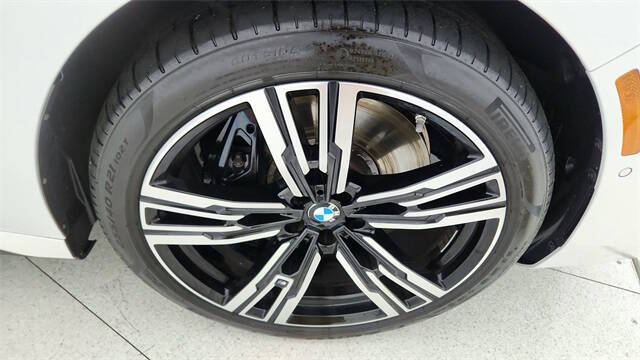 2023 BMW 7 Series 740i