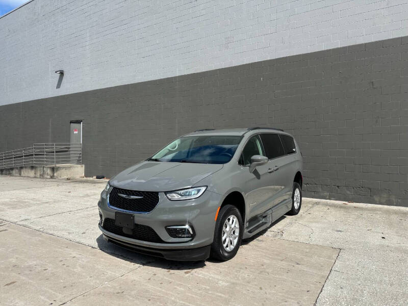 2022 Chrysler Pacifica Touring L