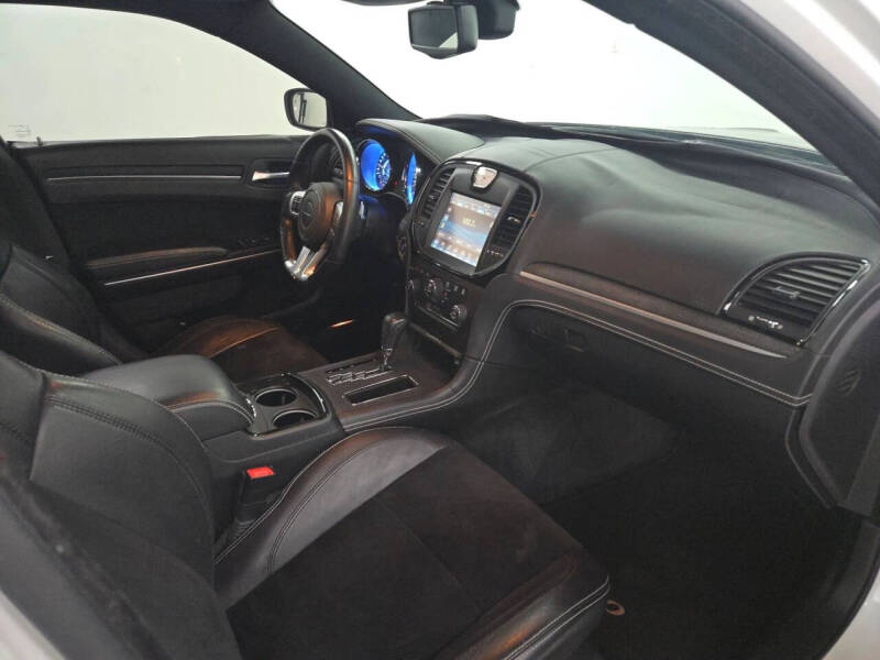 2012 Chrysler 300 SRT8