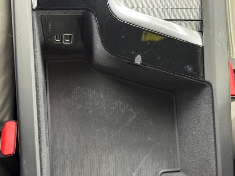 2022 Volvo XC90 Recharge T8 R-Design