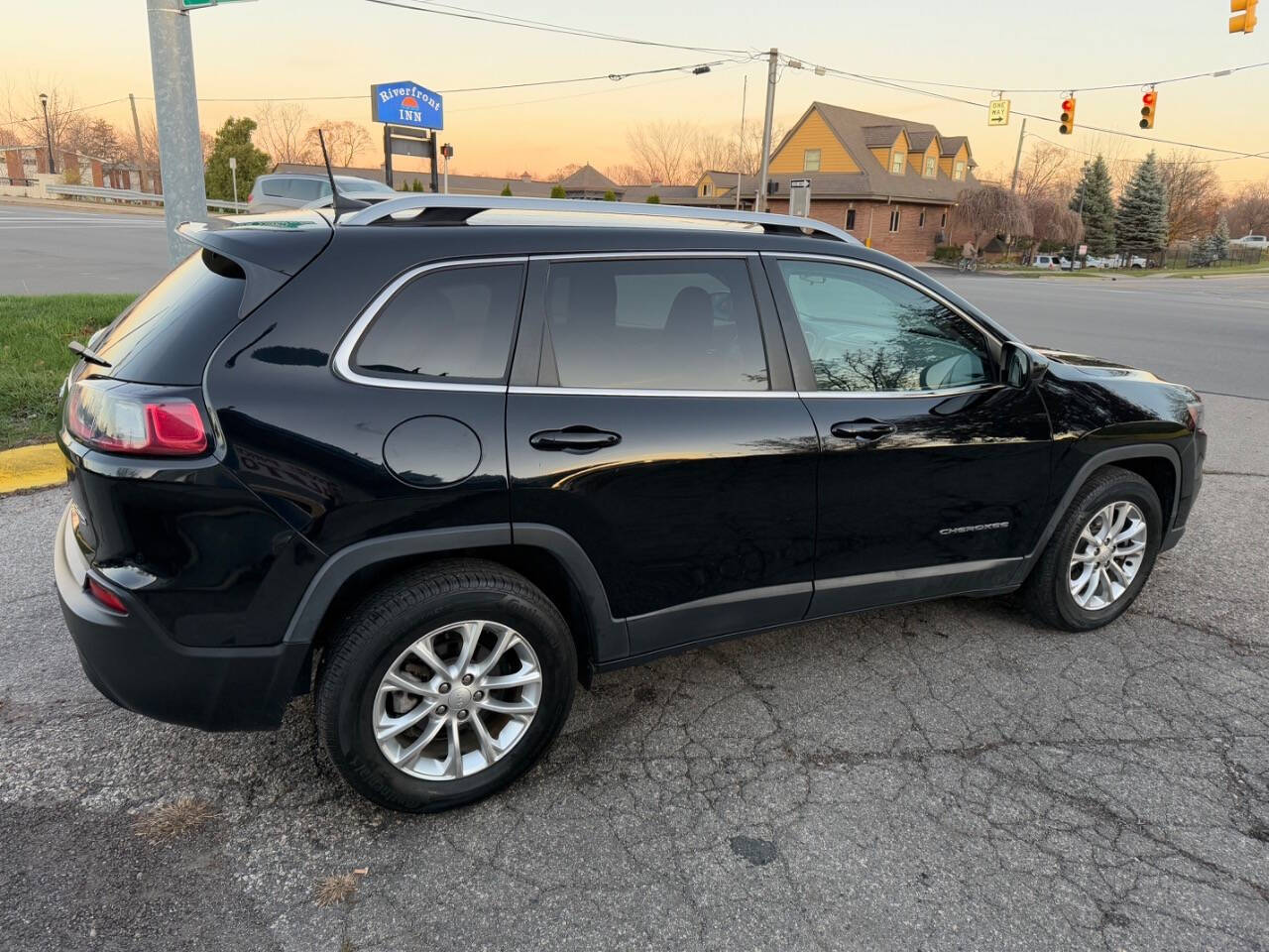 2019 Jeep Cherokee for sale at ONE PRICE AUTO in Mount Clemens, MI