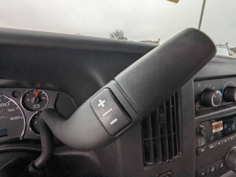 2025 Chevrolet Express 3500