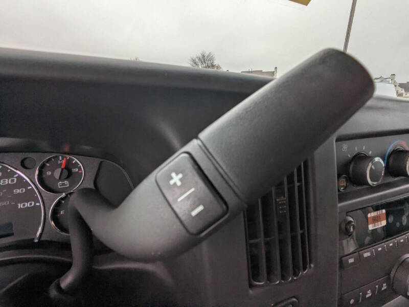 2025 Chevrolet Express 3500