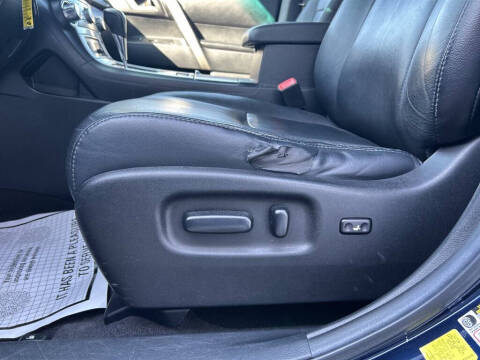 2012 Toyota Highlander SE