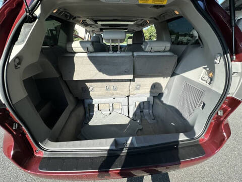 2013 Toyota Sienna XLE 8-Passenger