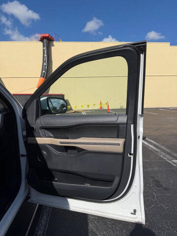 2023 Ford Expedition MAX XLT