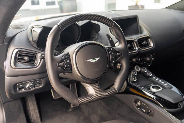 2023 Aston Martin Vantage 18