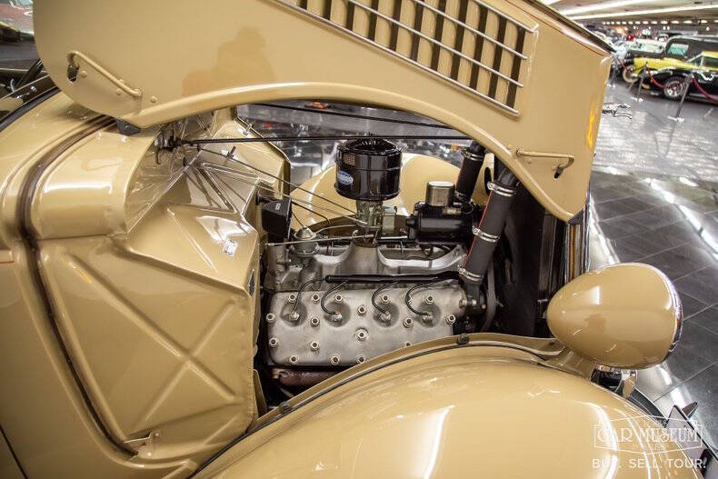 1935 Ford Model 48