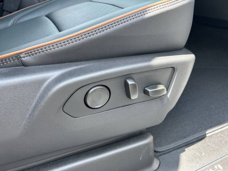 2025 GMC Yukon XL AT4