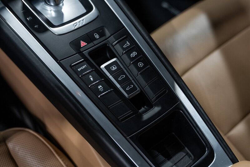 2019 Porsche 911 Carrera 4