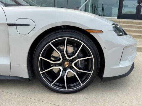 2025 Porsche Taycan 4